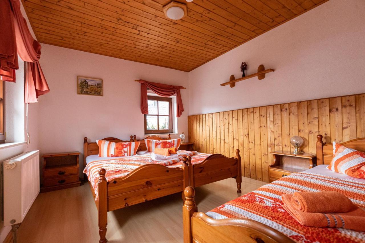 Pension Und Gaststaette Zur Knappenschaenke Thermalbad Wiesenbad Exterior foto