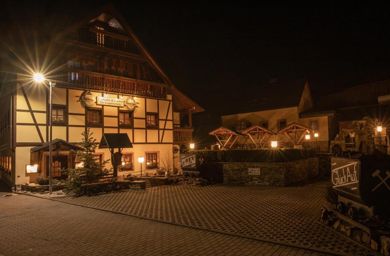 Pension Und Gaststaette Zur Knappenschaenke Thermalbad Wiesenbad Exterior foto