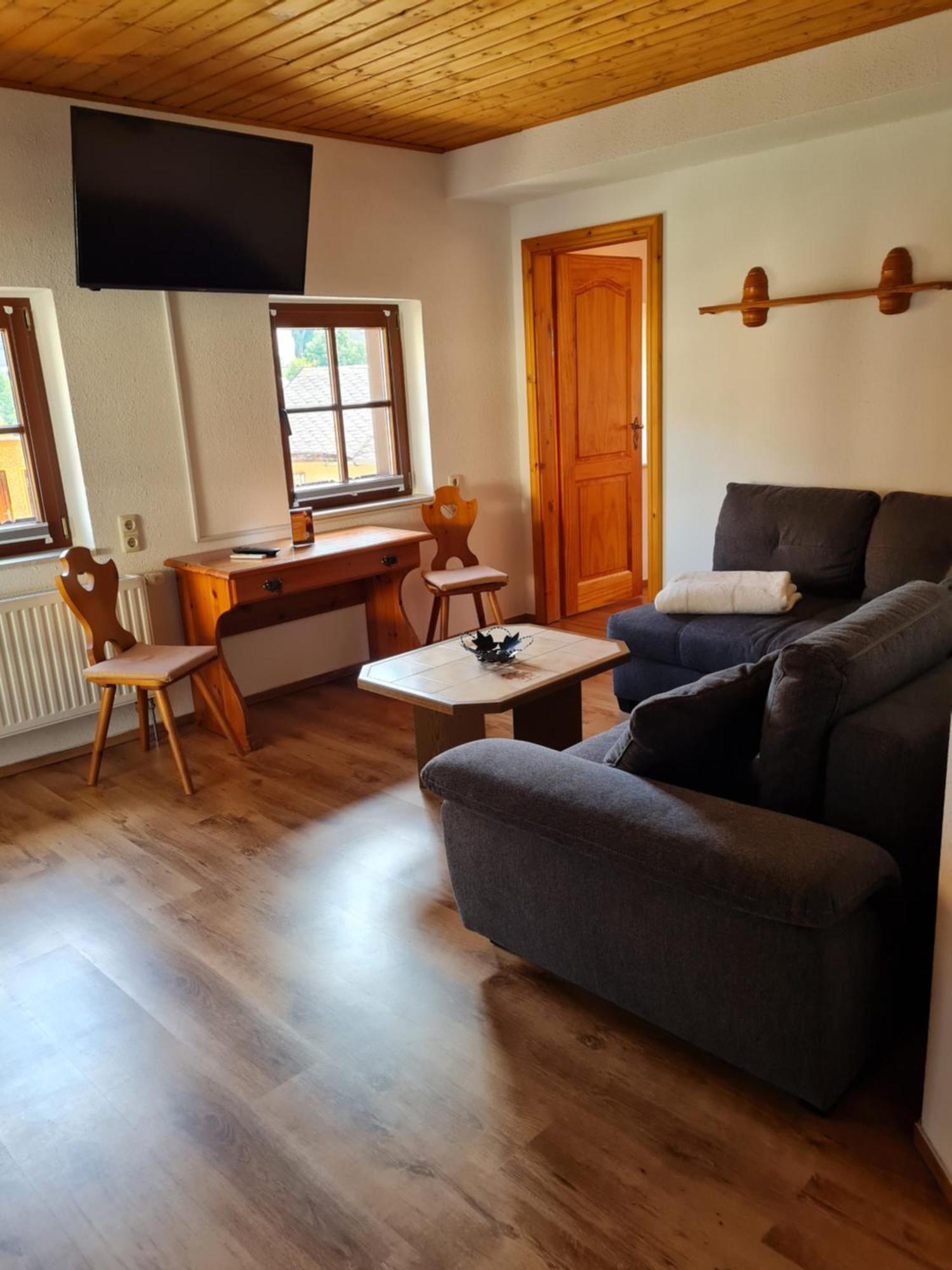Pension Und Gaststaette Zur Knappenschaenke Thermalbad Wiesenbad Quarto foto
